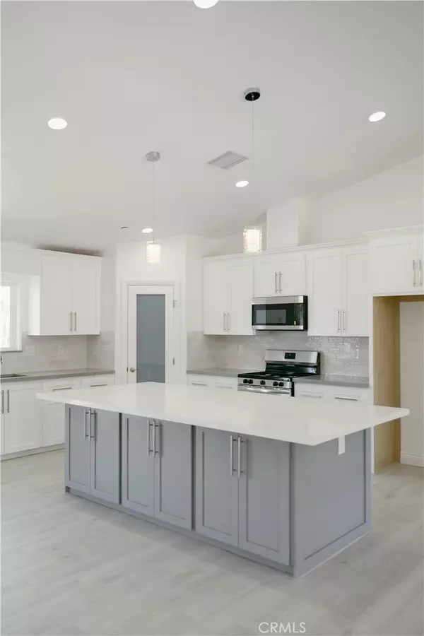 Hesperia, CA 92345,7452 Chase AVE