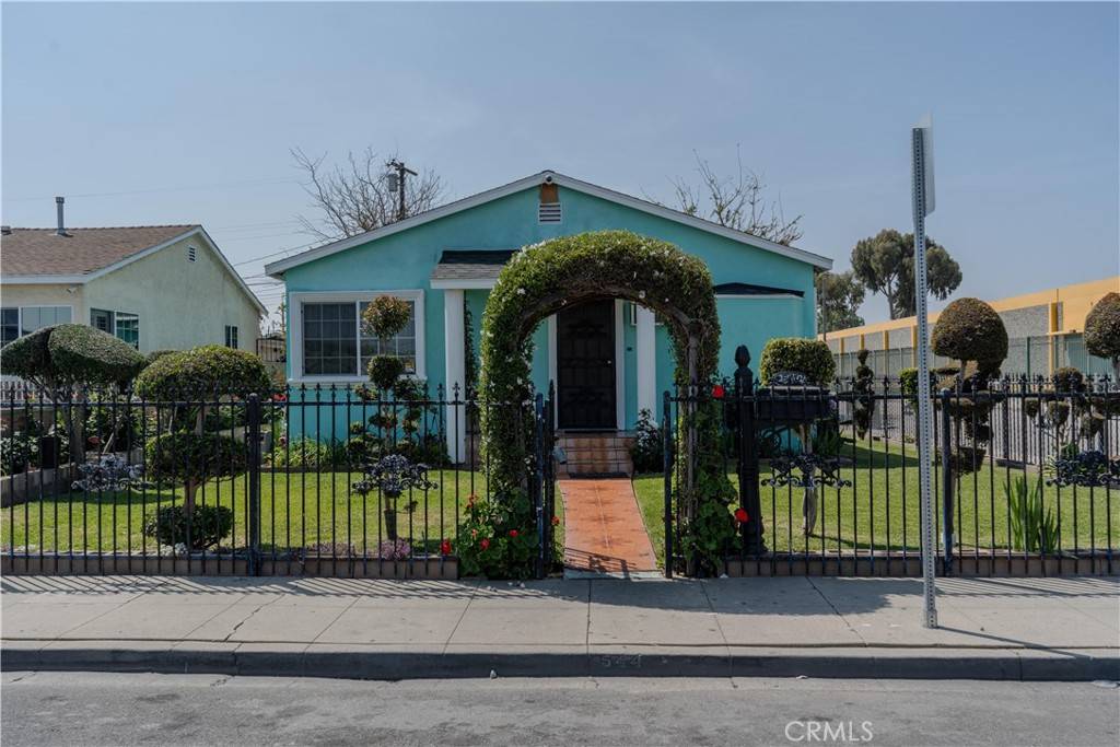 Compton, CA 90220,544 W Cedar St