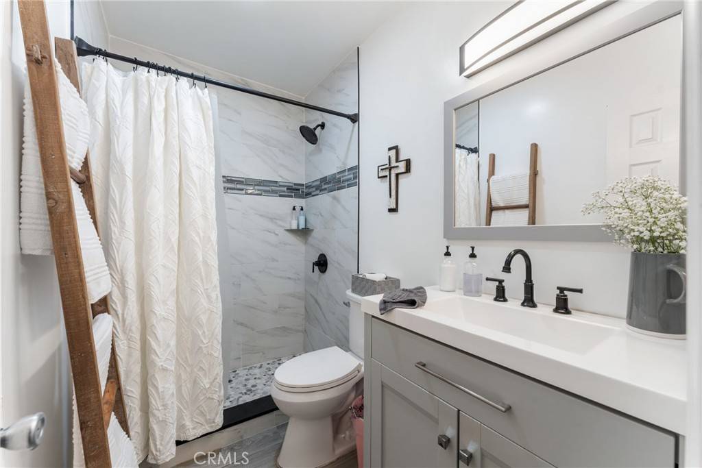 5870 Benner ST #304, Los Angeles, CA 90042