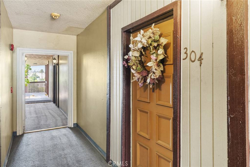 Los Angeles, CA 90042,5870 Benner ST #304