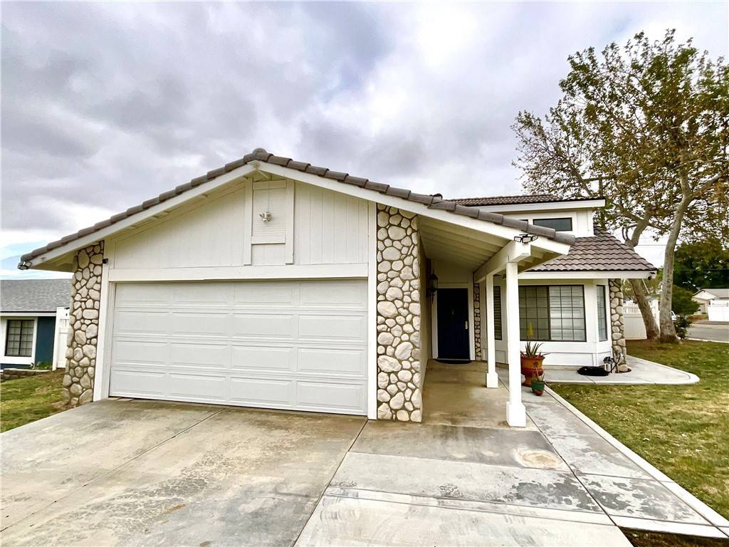 1078 W King ST, Banning, CA 92220