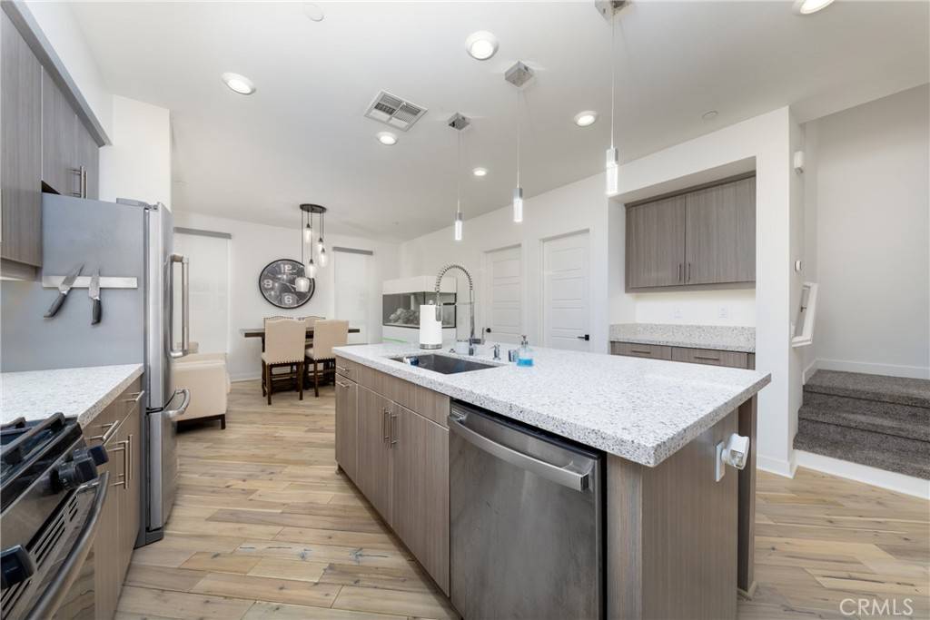 Azusa, CA 91702,495 Andrew DR #G