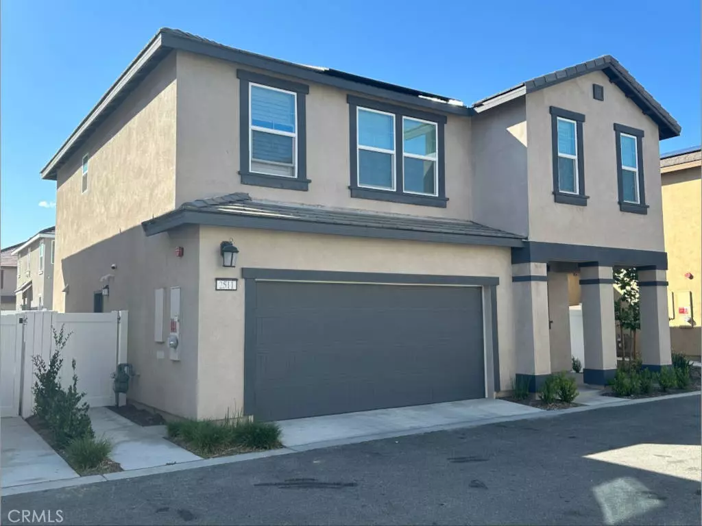 Rialto, CA 92377,2511 Gunner Ridge WAY