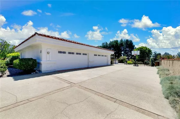 Claremont, CA 91711,1076 Pomello DR