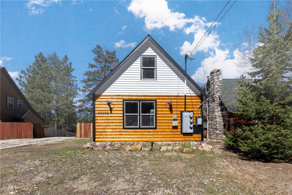Big Bear Lake, CA 92315,40085 Forest RD