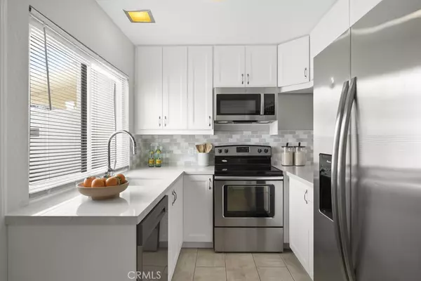 48668 Desert Flower Drive, Palm Desert, CA 92260
