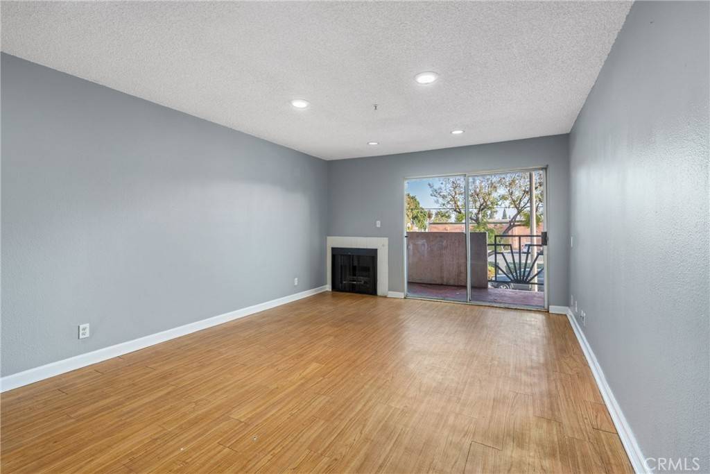 Santa Ana, CA 92701,450 E 4th ST #127