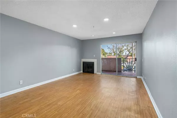 Santa Ana, CA 92701,450 E 4th ST #127