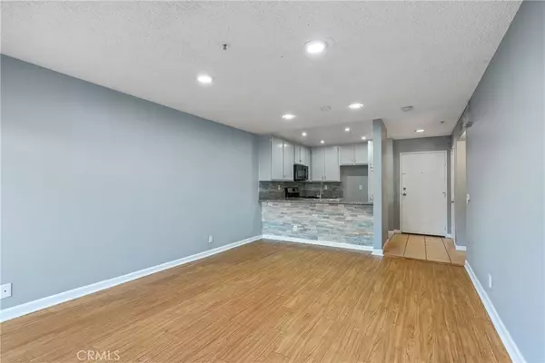 Santa Ana, CA 92701,450 E 4th ST #127