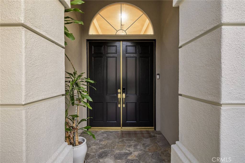 La Verne, CA 91750,2476 Segovia