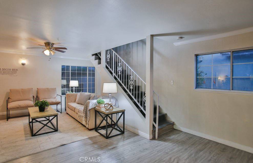Huntington Beach, CA 92649,17252 Apel LN