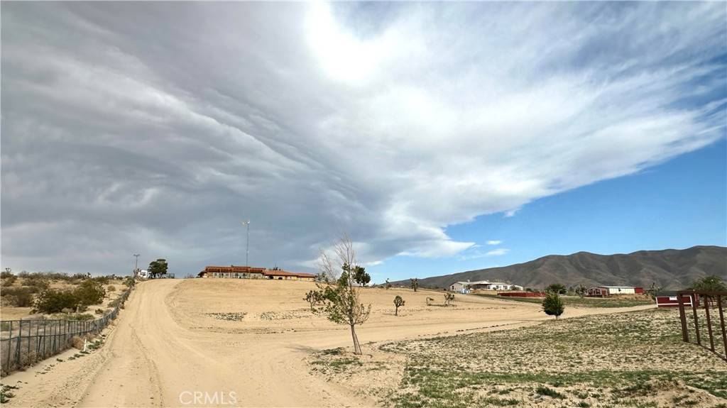 20333 Poppy St, Apple Valley, CA 92308