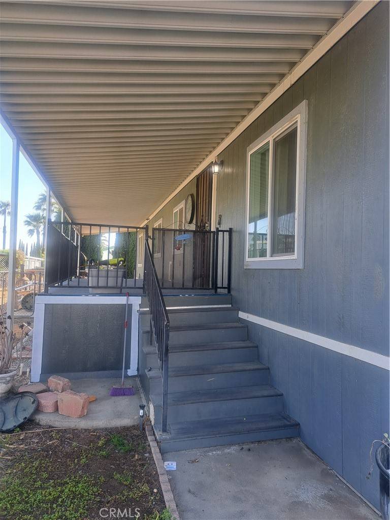 Rialto, CA 92377,2498 Ayala DR #136
