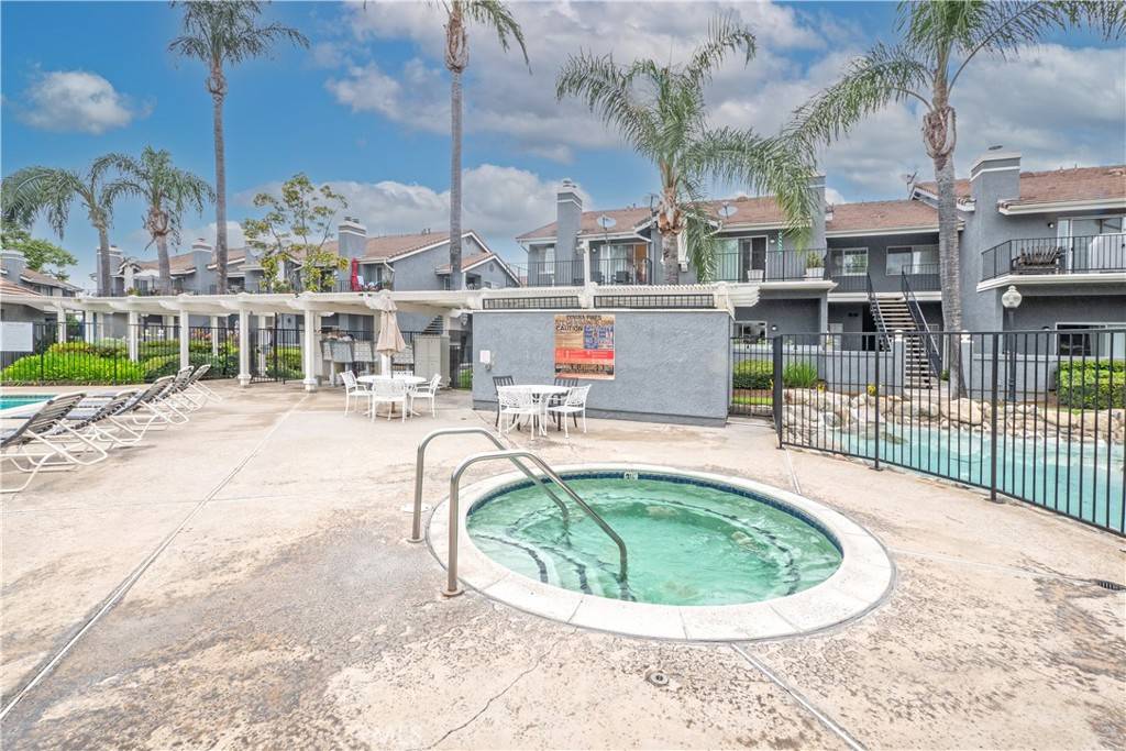 Covina, CA 91723,776 E San Bernardino RD #3