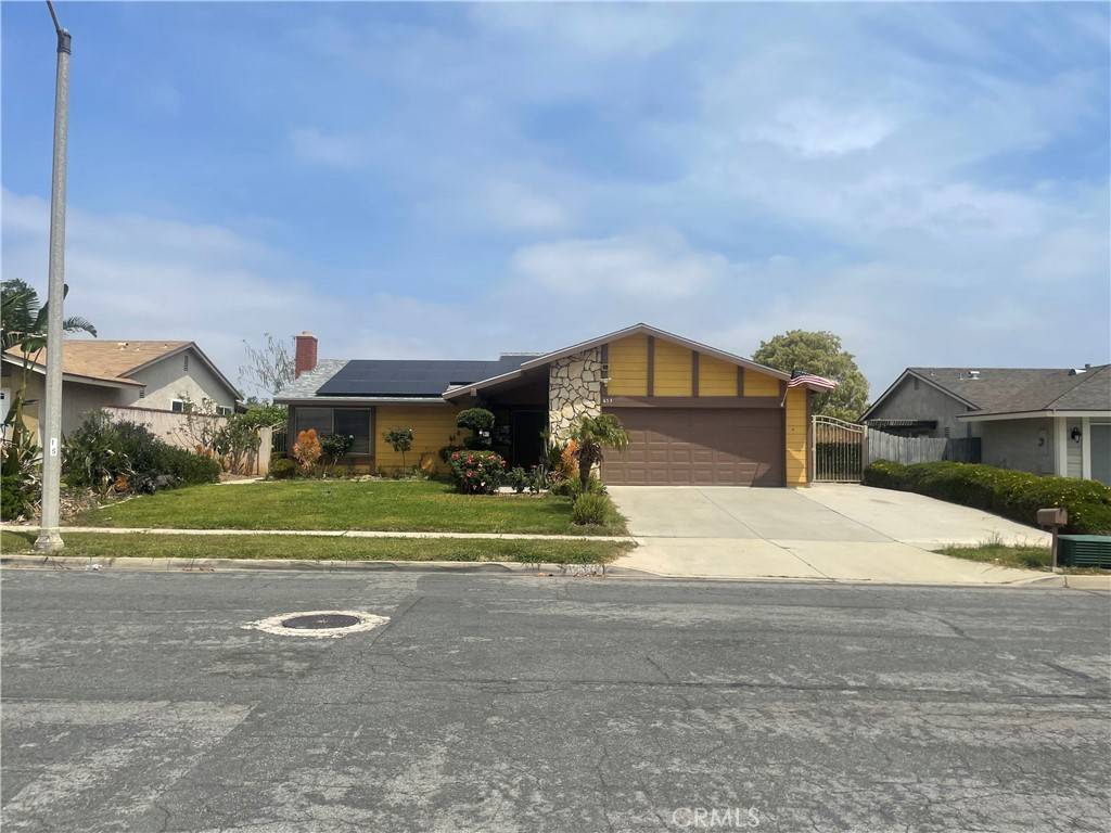 Corona, CA 92882,853 W Crestview ST