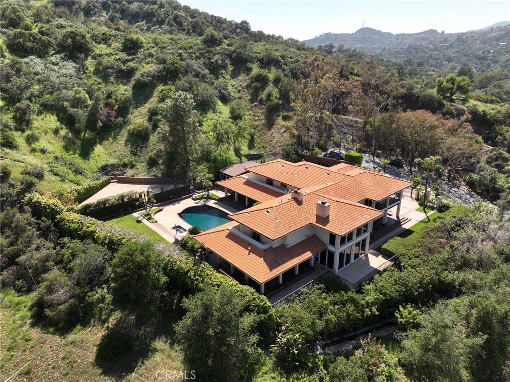 La Canada Flintridge, CA 91011,540 Haverstock RD
