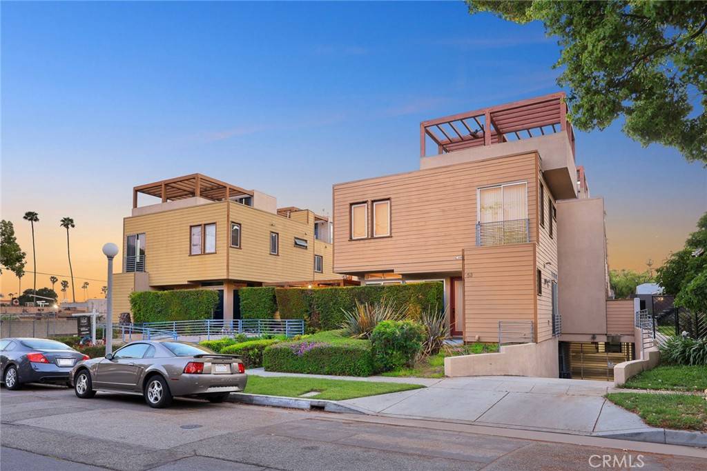 Pasadena, CA 91107,53 N Oak AVE #5