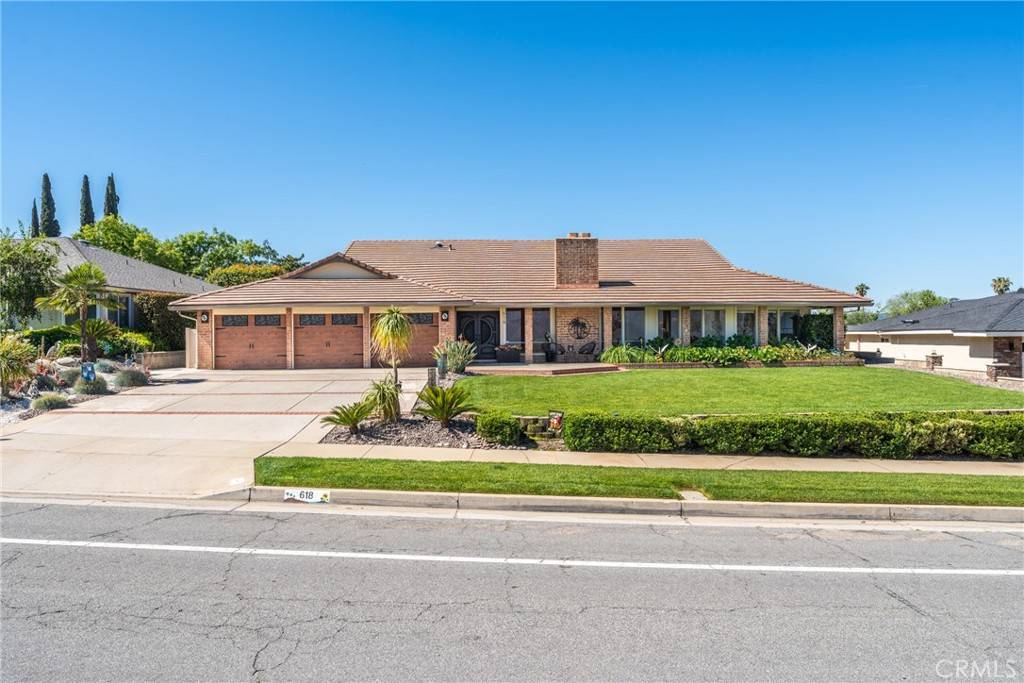 618 E Sunset DR N, Redlands, CA 92373