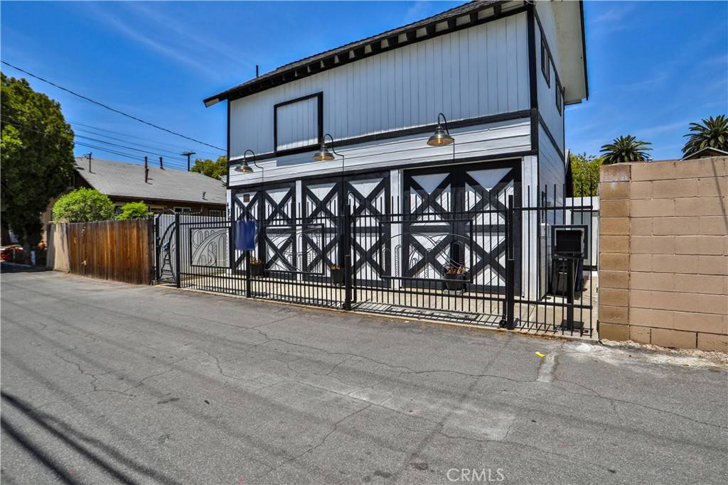 Ontario, CA 91761,520 N Vine REAR AVE