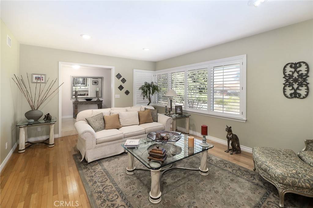 Claremont, CA 91711,161 W Loretto CT