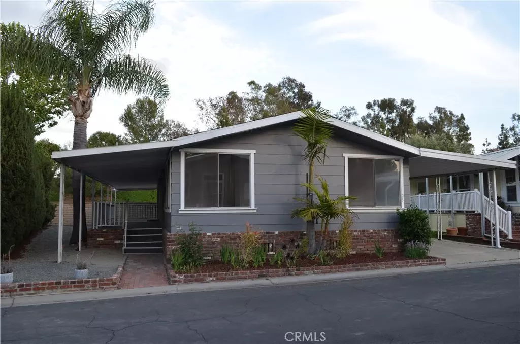 Lake Forest, CA 92630,24001 Murilands BLVD #25