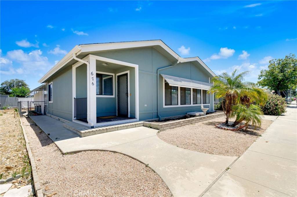 676 Seville DR, Hemet, CA 92543