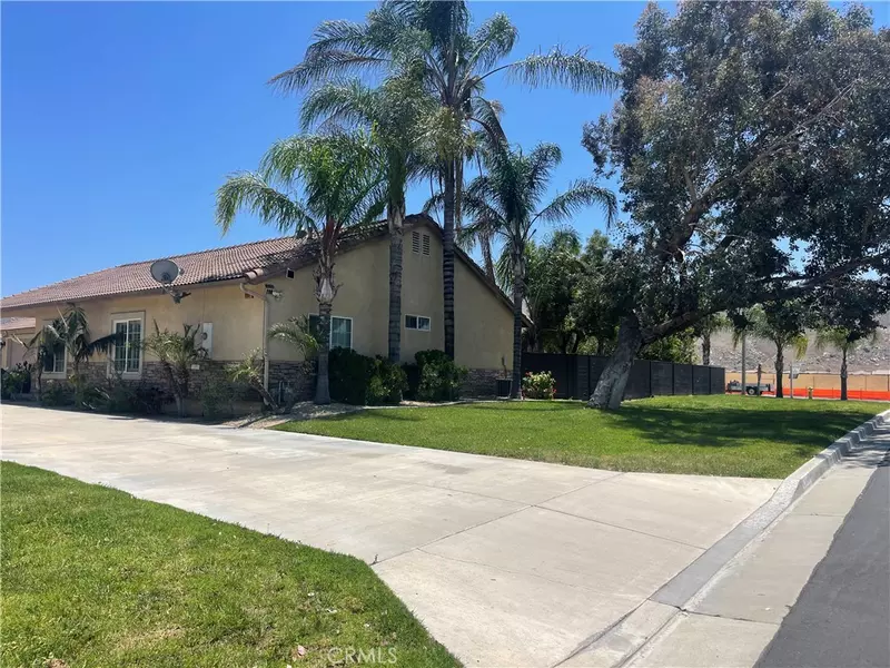 288 Carlin LN, Riverside, CA 92507