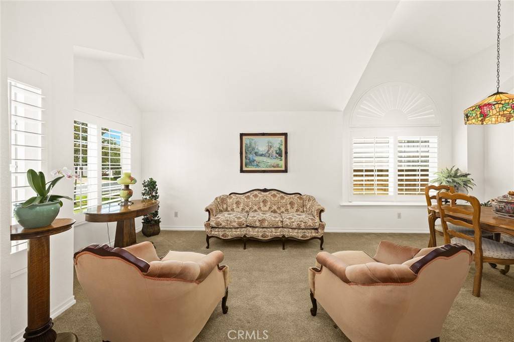 La Verne, CA 91750,5787 Blackbird LN