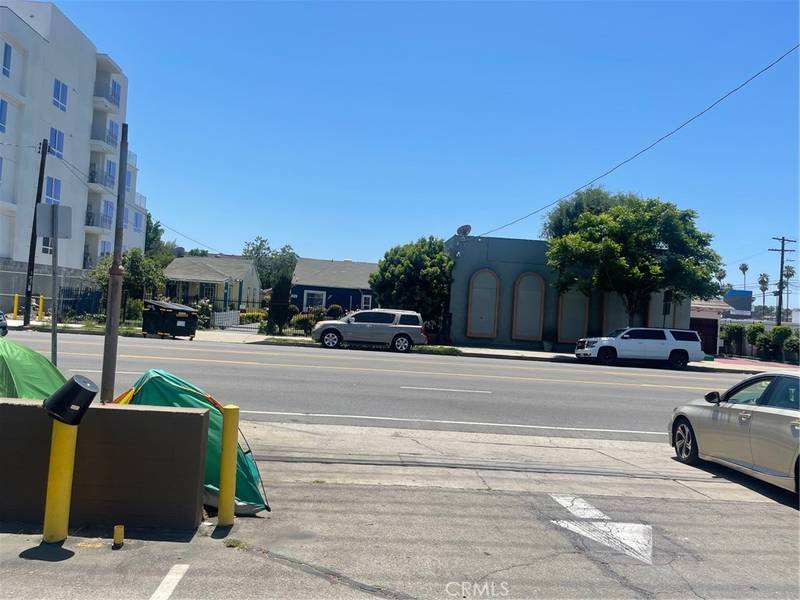 14424 Vanowen ST, Van Nuys, CA 91405