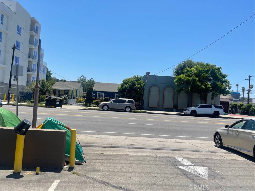 14424 Vanowen ST, Van Nuys, CA 91405
