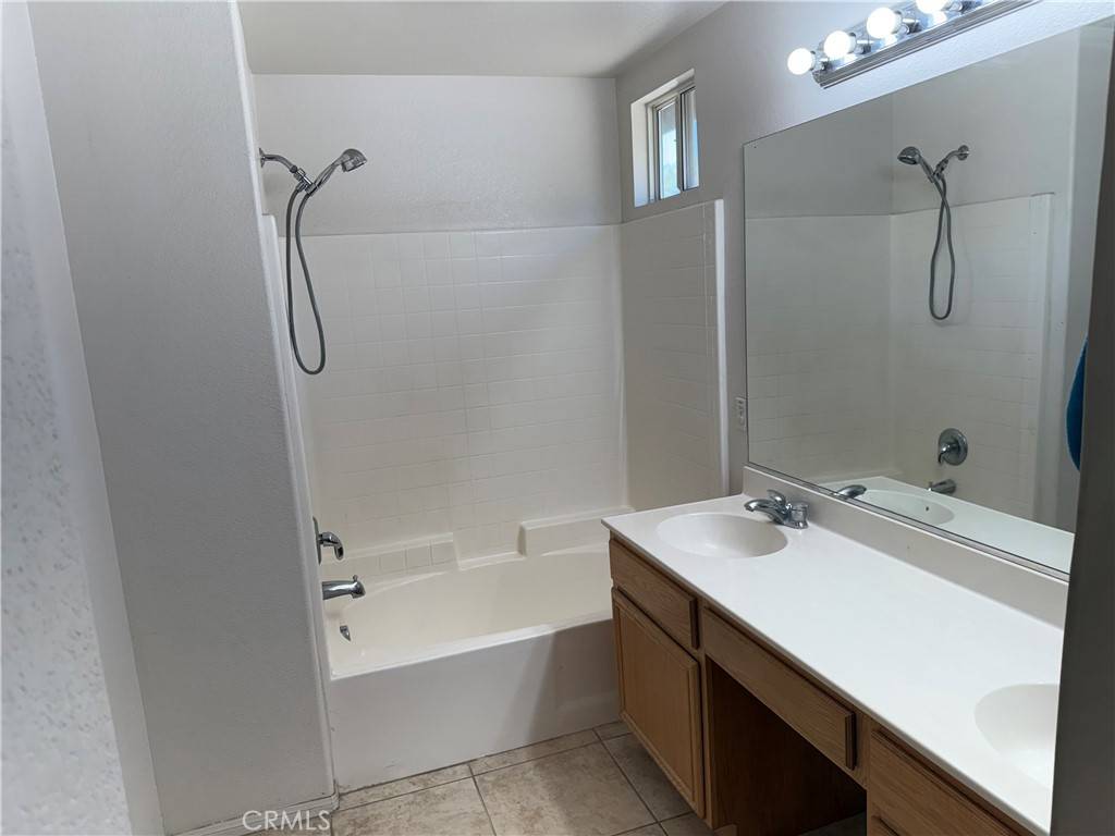 Lake Elsinore, CA 92530,29324 Gateway DR