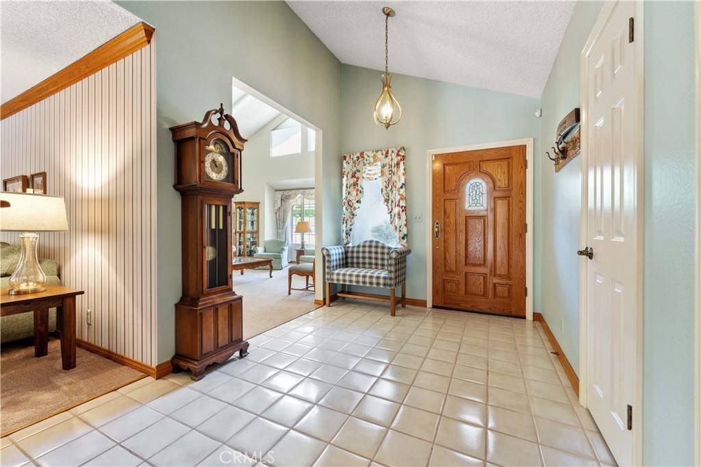 Glendora, CA 91740,725 Beaverbrook LN