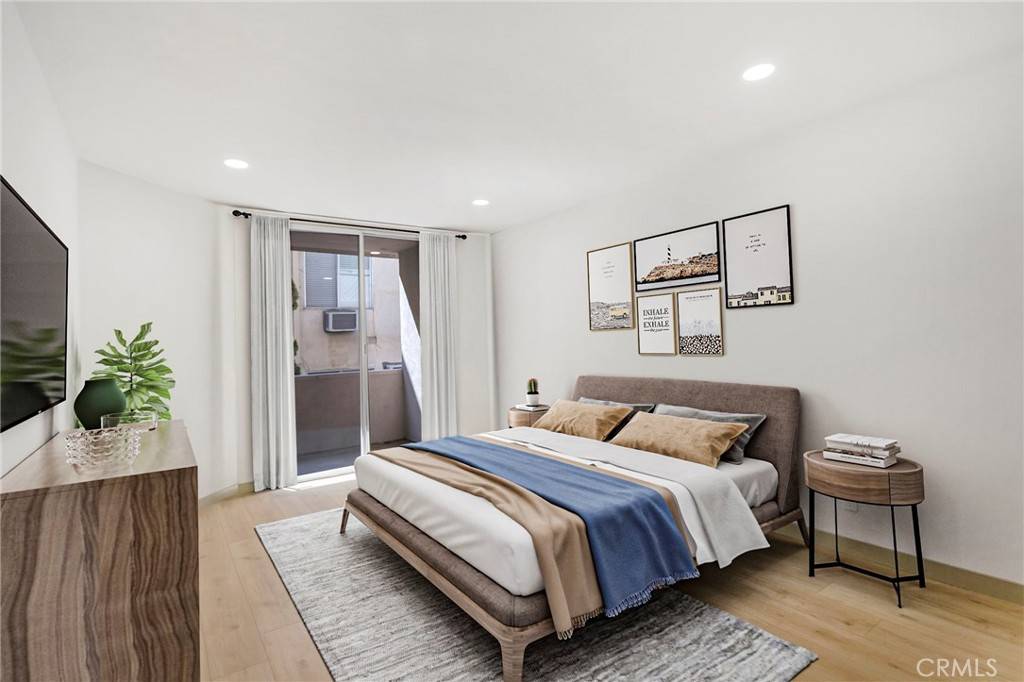 Los Angeles, CA 90046,1745 Camino Palmero ST #107