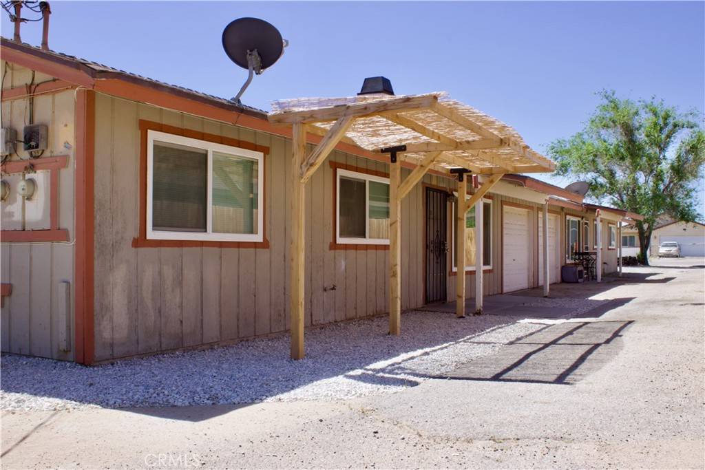Hesperia, CA 92345,16594 Vine ST
