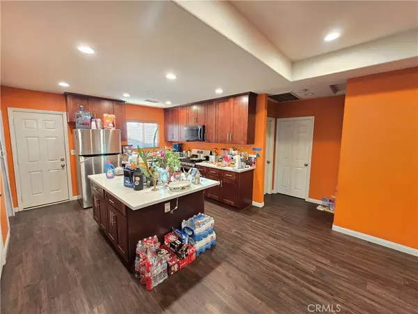 Rialto, CA 92376,320 E South ST