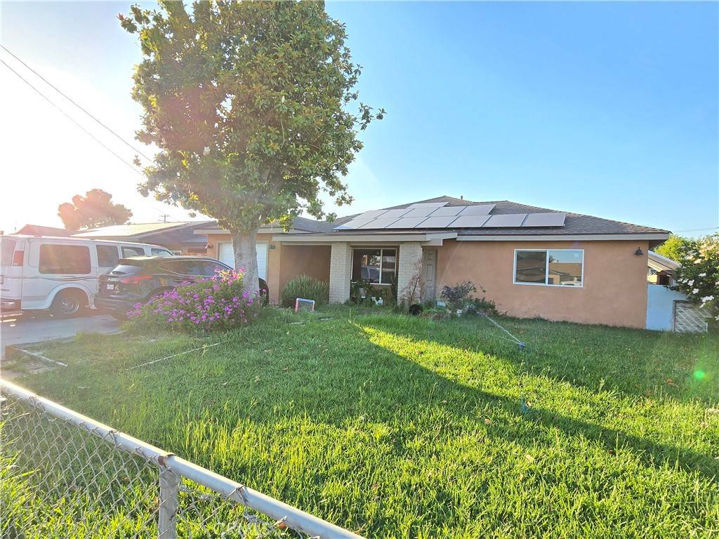 320 E South ST, Rialto, CA 92376