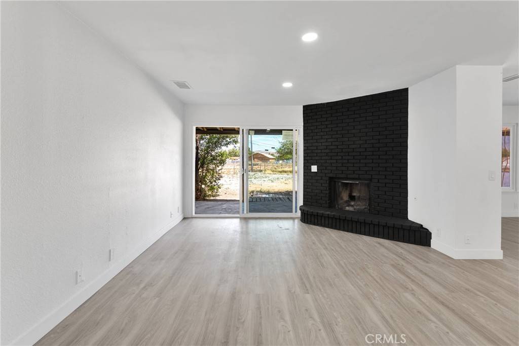 Apple Valley, CA 92307,14855 Flathead RD