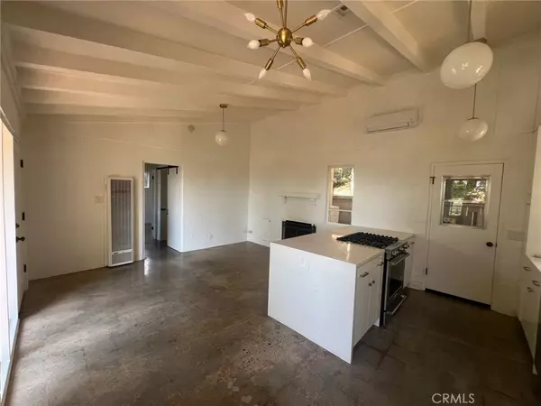 Los Angeles, CA 90068,6331 Longview AVE