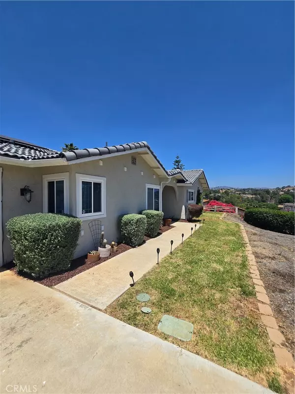 Escondido, CA 92025,2059 Summit DR