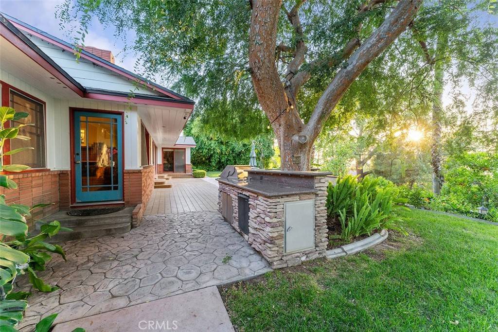 Riverside, CA 92506,1940 Arroyo DR