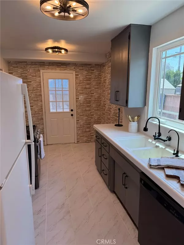 Norwalk, CA 90650,14634 FLATBUSH AVE