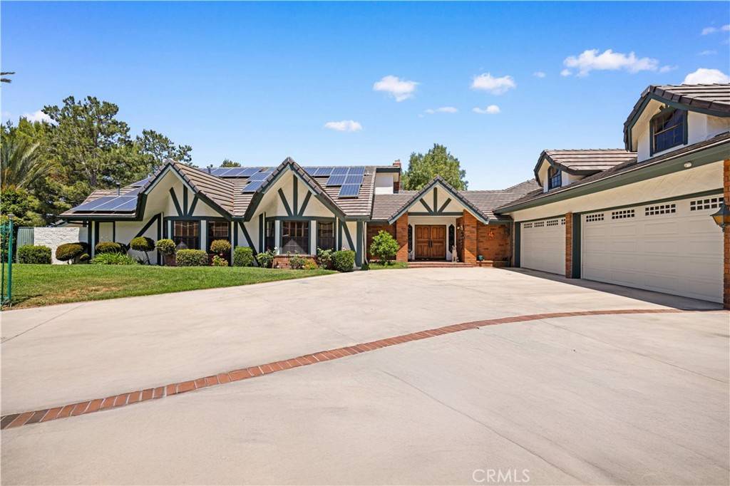 2360 Oakleaf Canyon RD, Walnut, CA 91789