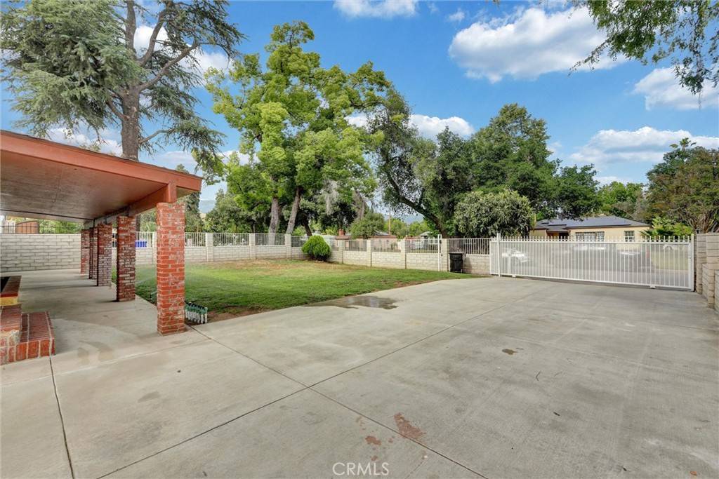 San Bernardino, CA 92405,2804 Serrano RD