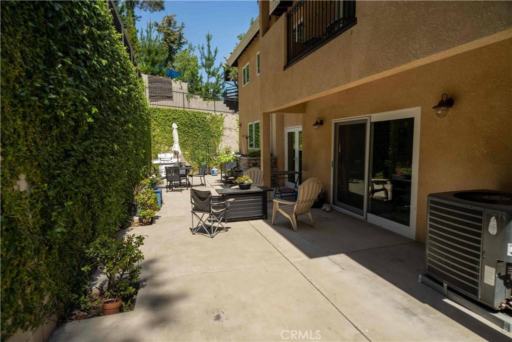 Los Angeles, CA 90065,1630 Bridgeport DR