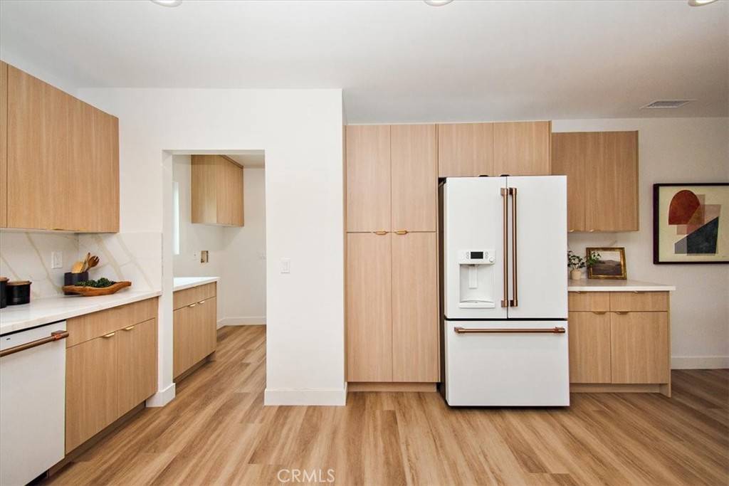 Inglewood, CA 90305,8021 1/2 west