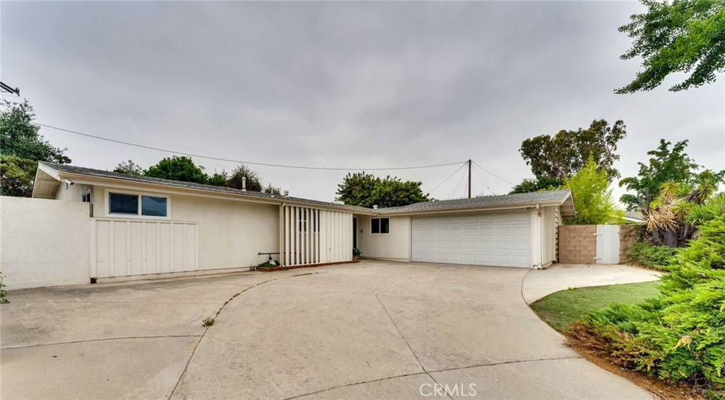 Covina, CA 91723,418 S Vecino DR