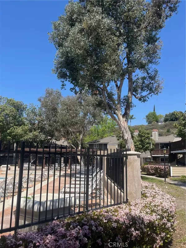 Yorba Linda, CA 92886,19167 Parkland ST #136