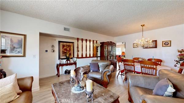 Hawthorne, CA 90250,13424 Washington AVE