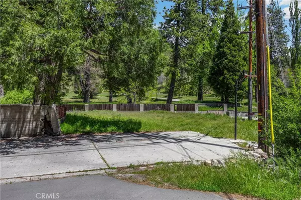 Crestline, CA 92325,22632 Seeley DR