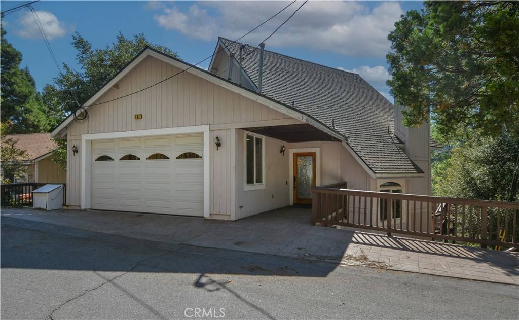 237 E Zermat DR, Crestline, CA 92325